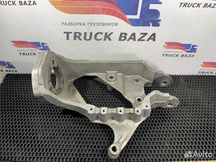 Кронштейн амортизатор кабины правый