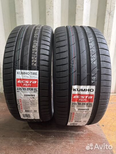 Kumho Ecsta PS71 225/35 R20 и 255/30 R20 92Y