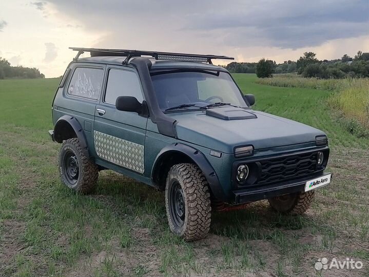 LADA 4x4 (Нива) 1.7 МТ, 2002, 200 000 км