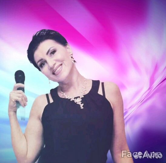 Ведущая на праздник