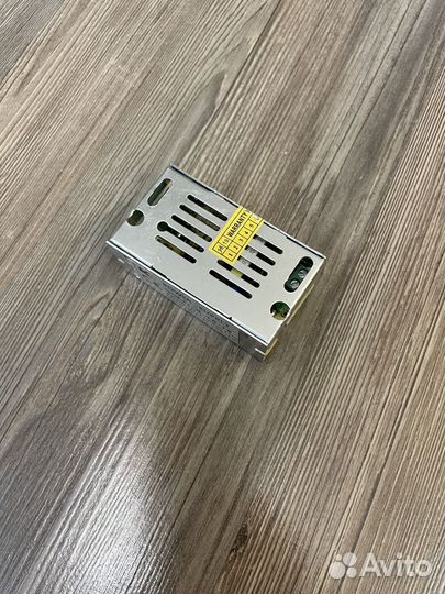 Блок питания для светодиодной ленты 12V 1A