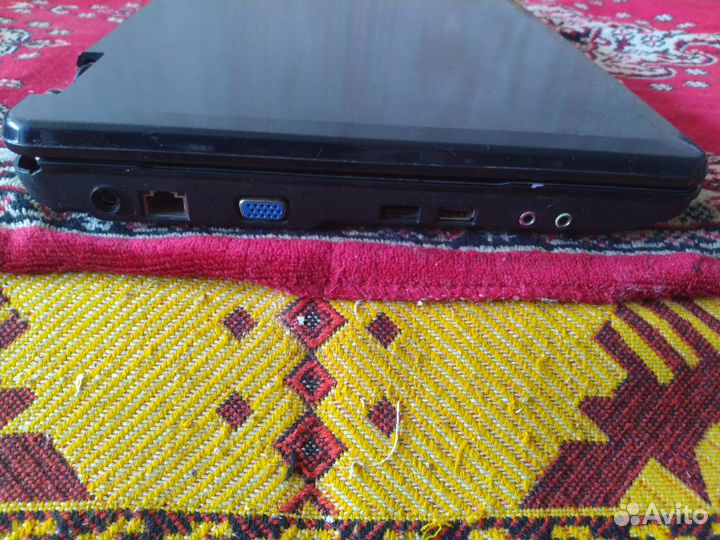 Ноутбук eMachines E725