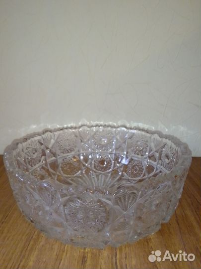 Хрустальная ваза круглая