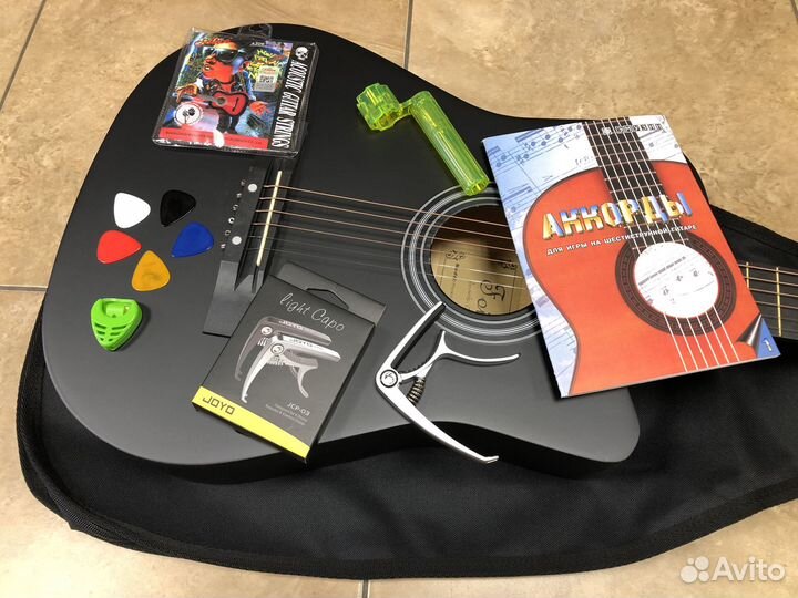 Гитара с комплектом для начинающего