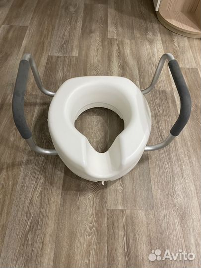Сидение для унитаза (насадка) после операций