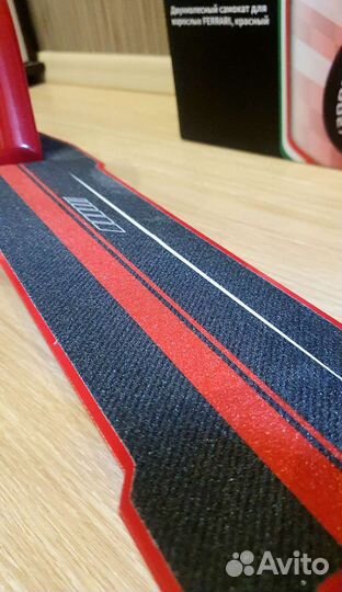 Самокат Ferrari новый