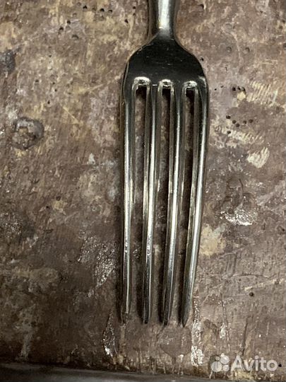 Вилка закусочная. Серебро. 800 проба