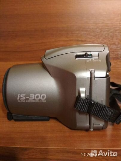 Зеркальный пленочный фотоаппарат Olympus IS-300