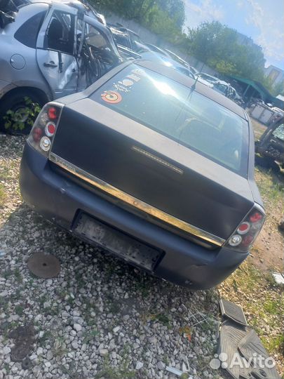 В полном разборе Opel Vectra 2008 седан