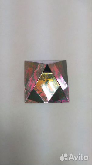 Пирамида из стекла