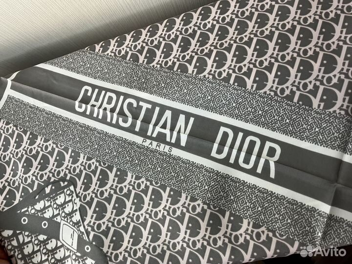 Платок шелковый женский