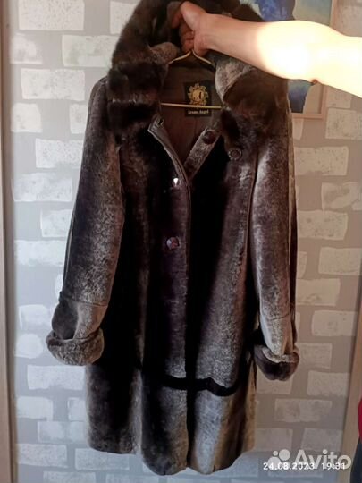 Шуба мутоновая с капюшоном 52 54