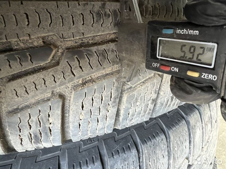 Nokian Tyres Hakkapeliitta R 235/65 R17