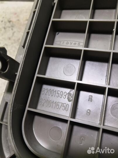 Крышка (дверца) бардачка Рено Сценик 2