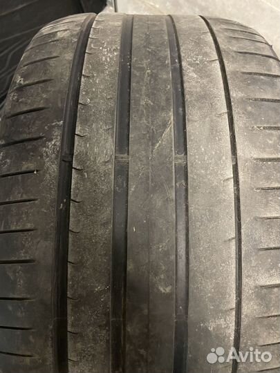 Pirelli P Zero PZ4 315/35 R21