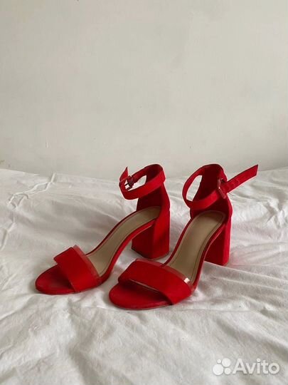 Босоножки туфли bershka красные