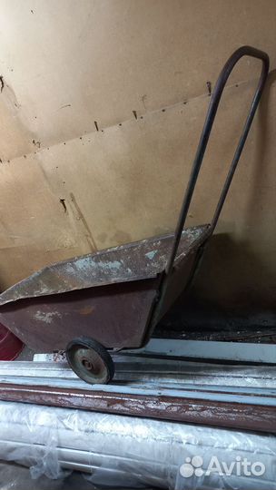 Тачка строительная двухколесная