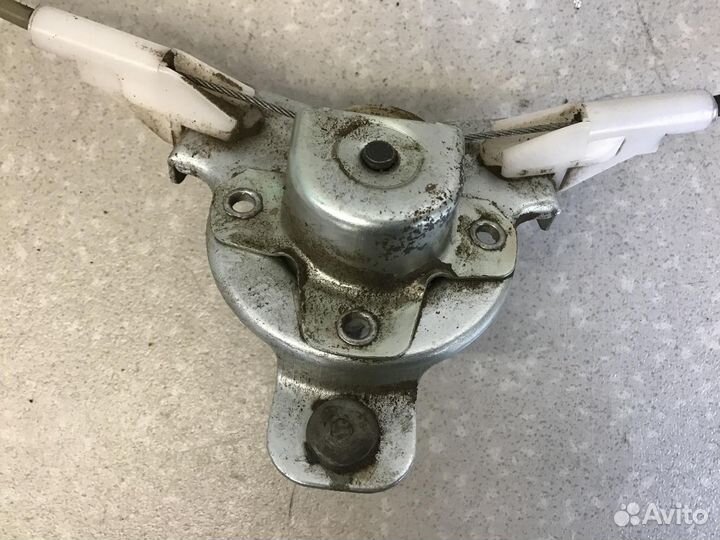 Стеклоподъемник механ. задний правый Chevrolet Lan