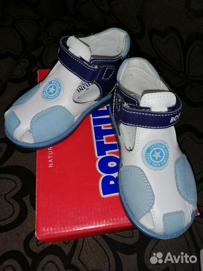 Сандали новые