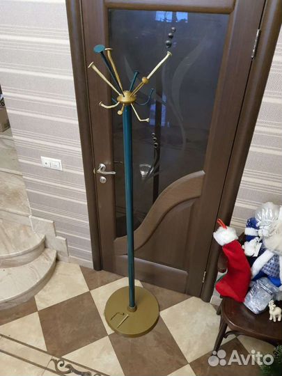 Вешалка для одежды напольная