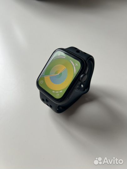 Apple Watch SE 44mm Nike, меньше 6 месяцев б/у