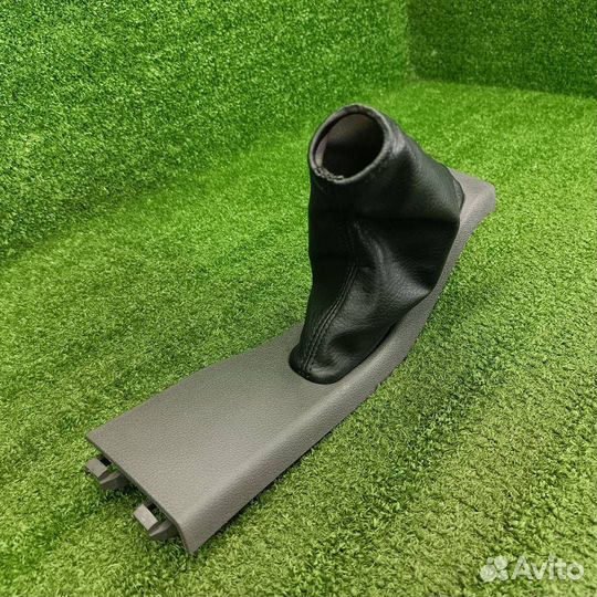 Накладка на ручник Ford Focus 2 2007 1330113