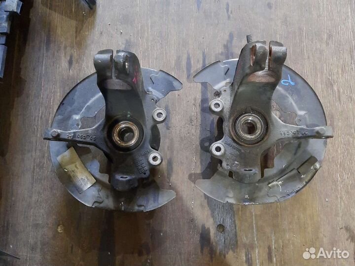 Поворотный кулак в сборе на Volvo s40