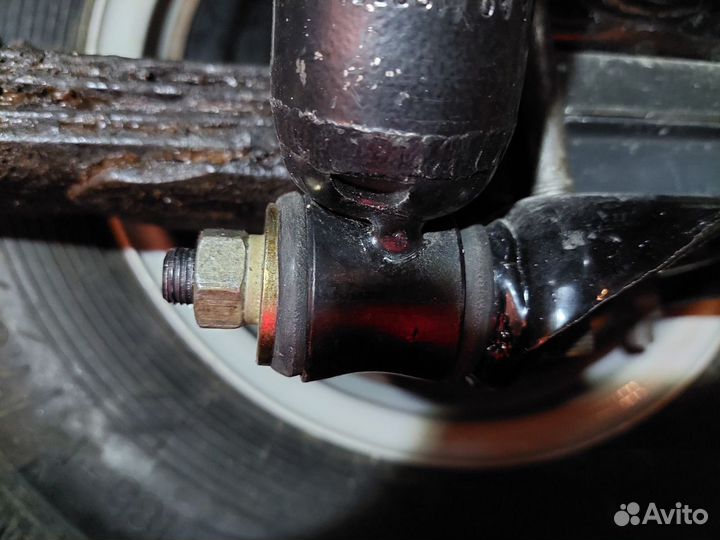 Крепеж задних амортизаторов газ-24