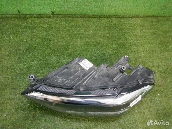 Фара левая Volkswagen Polo