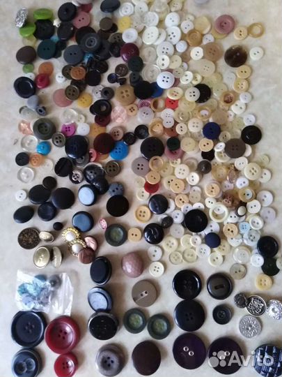 Пуговицы разные