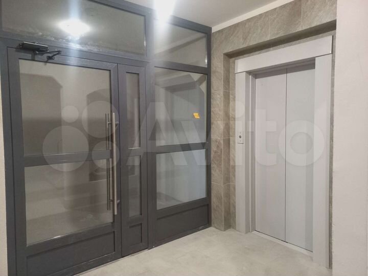 2-к. квартира, 66 м², 1/19 эт.