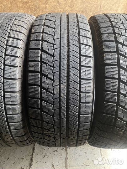 Bridgestone Blizzak VRX 215/65 R16