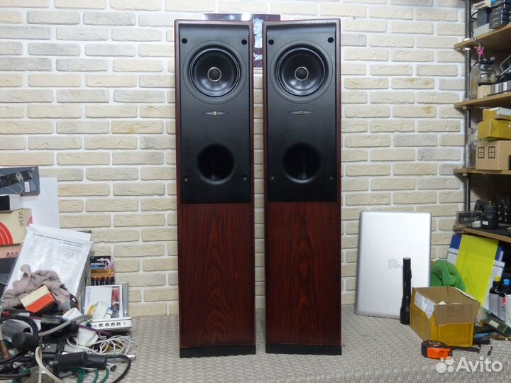 KEF Reference TWO arar колонки в розвуде