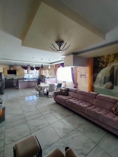 Дом 372 м² на участке 17 сот.