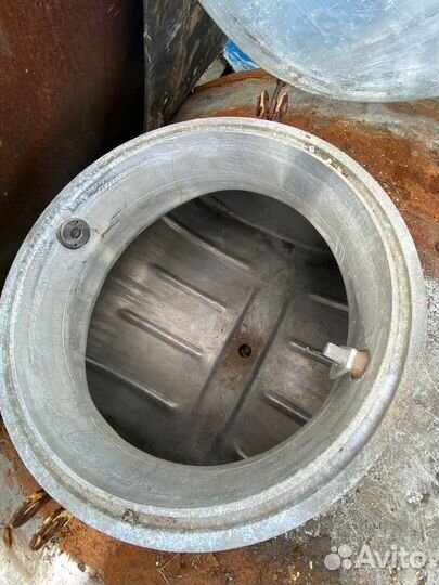 Бочка алюминиевая из под молока