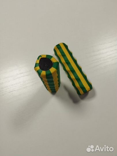 Гантели желто-зеленые (пара) 750-765 гр