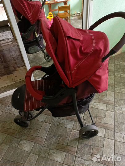 Прогулочная коляска