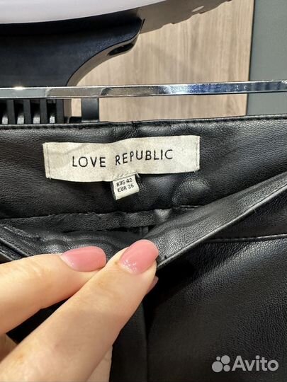 Кожаные брюки love republic