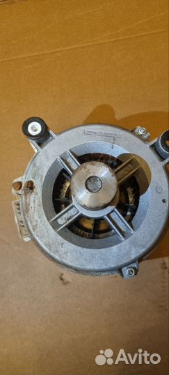 Двигататель стиральной машины indesit