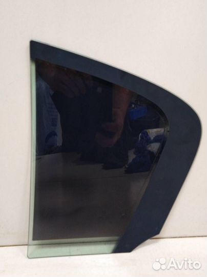 Стекло двери задней правой форточка Volkswagen Pas