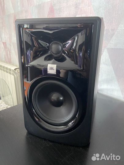 Студийные мониторы JBL 305P mkii