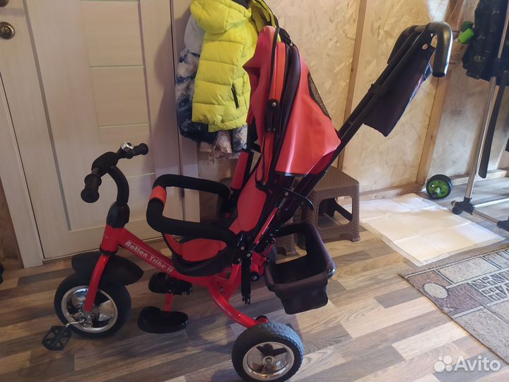 Детский велосипед с ручкой