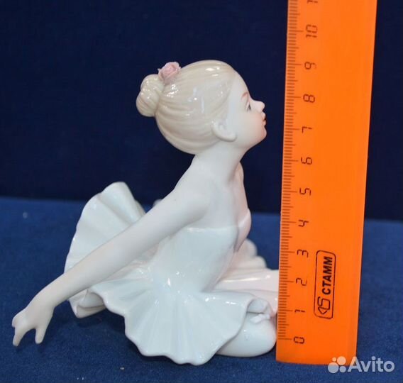 Фарфоровая статуэтка- юная балерина (40)