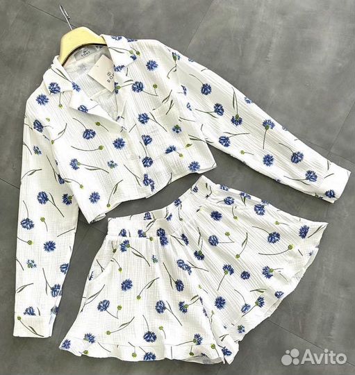 Новый муслиновый костюм тройка