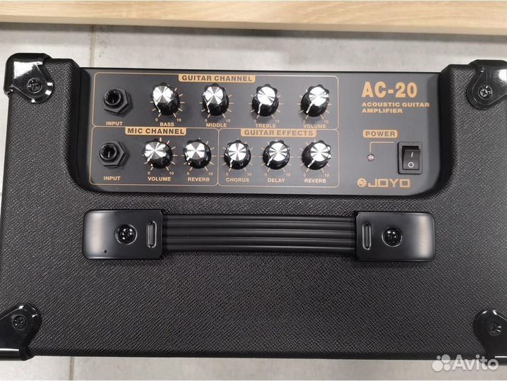 Комбоусилитель для акустической гитары Joyo AC-20