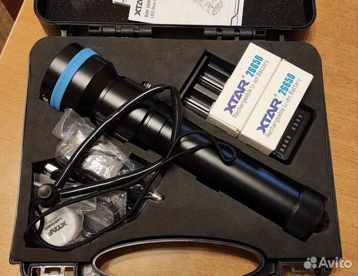 Фонарь подводный Xtar D26