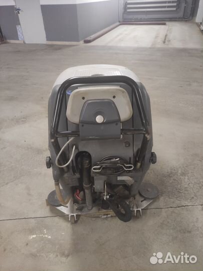 Поломоечная машина Nilfisk BA 751