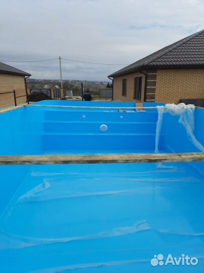 Бассейн из полипропилена 6 на 3 с лестницей