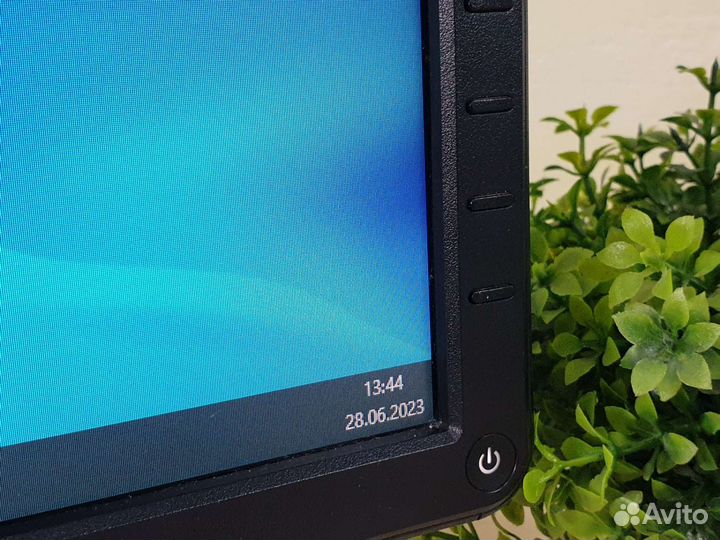 Монитор dell 20