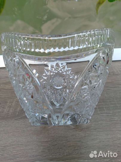 Конфетница хрустальная